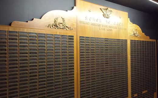 "Roll of Honor" - Valk Center - The 二战 Roll of Honor is now displayed in Valk Center. 这份名单上有1094个名字，其中35个有一颗金星. 金星表示军人在服役期间死亡.
